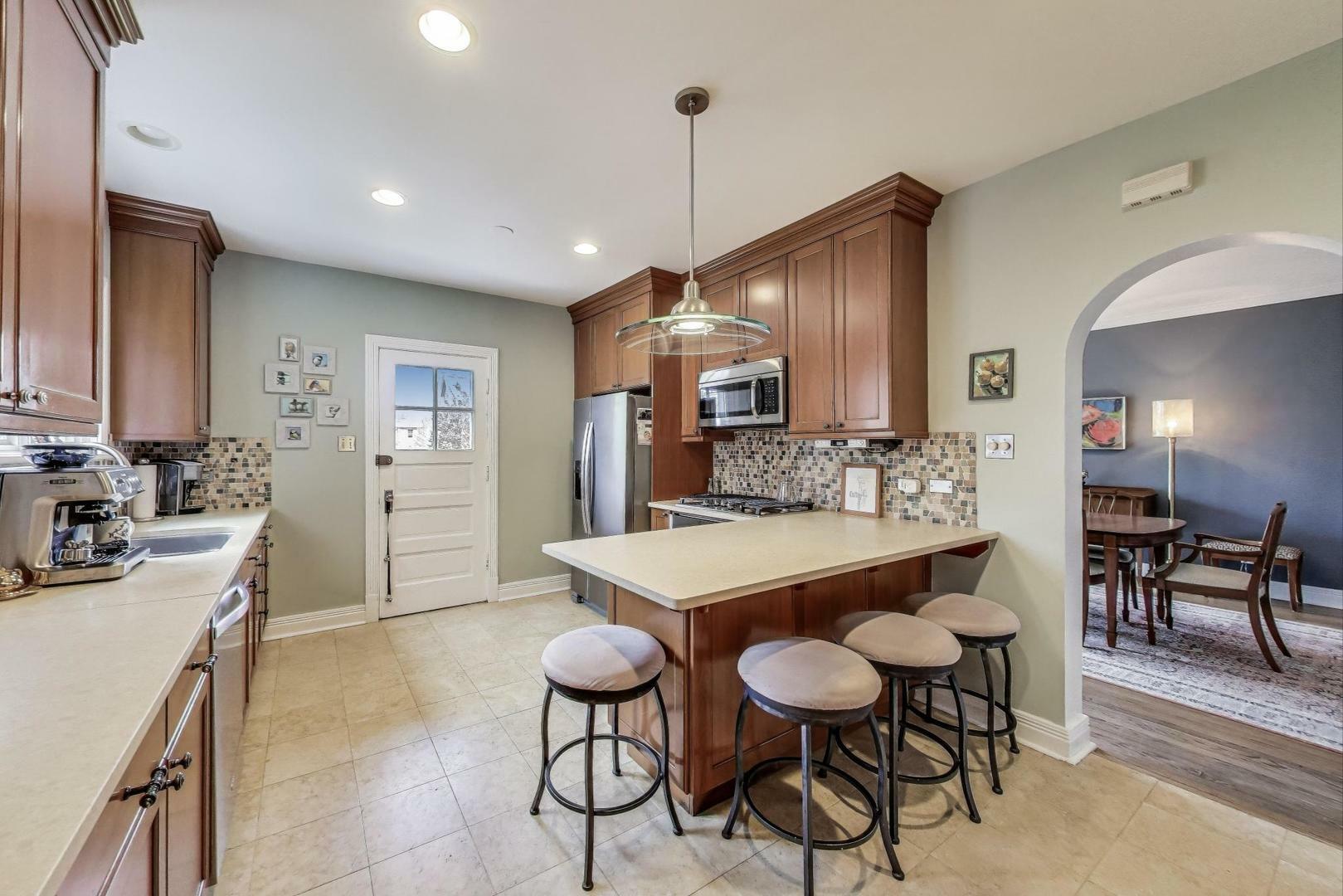 Property Photo: 1213 Columbian Avenue IL 60302
