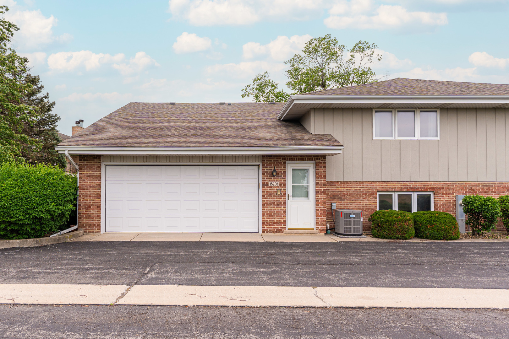 Property Photo: 18207 Ohio Court IL 60467