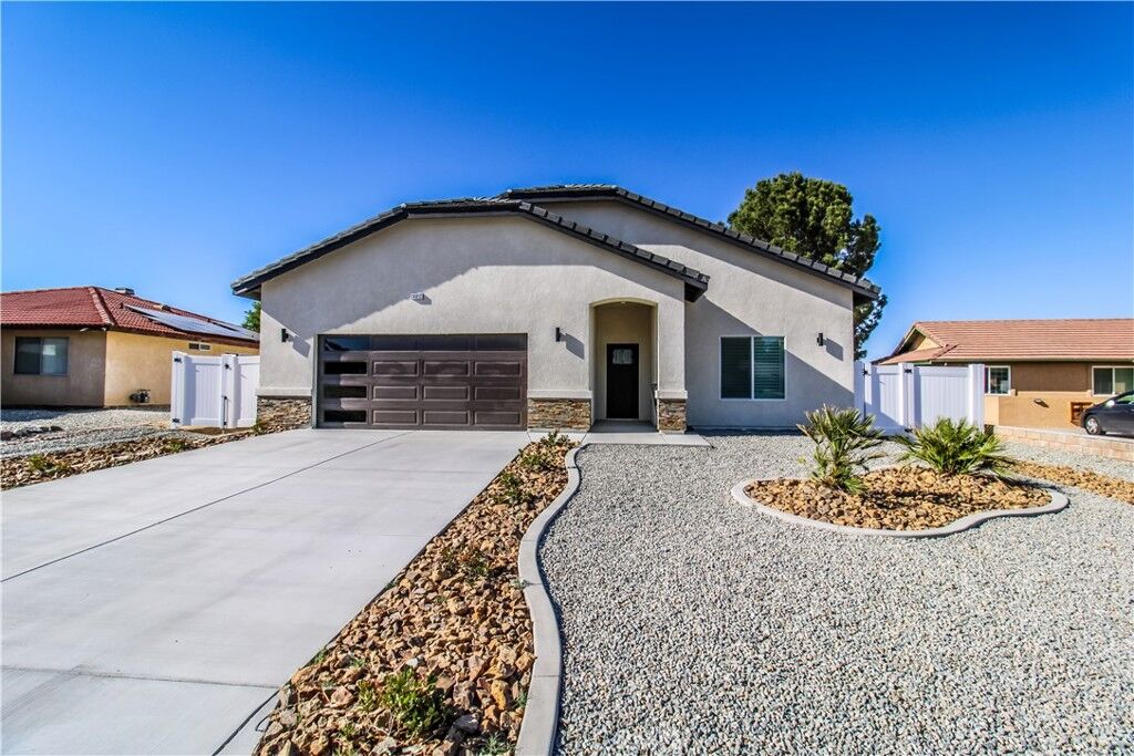 Property Photo: 14812 Crofton Lane CA 92342
