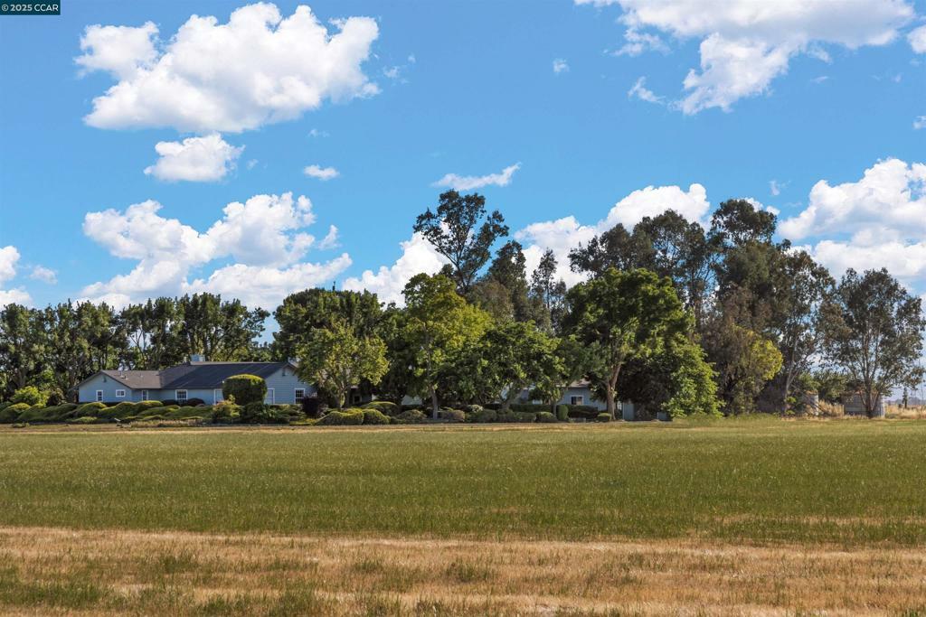 Property Photo: 5435 Box R Ranch Rd CA 95687