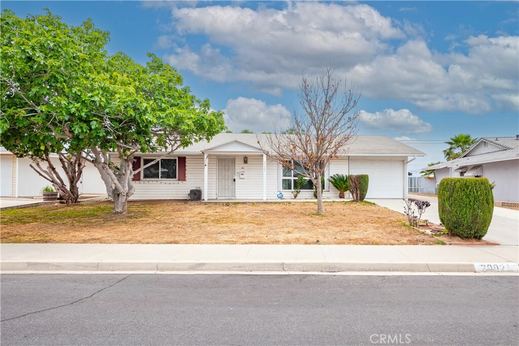 Property Photo: 29921 Thornhill Drive CA 92586