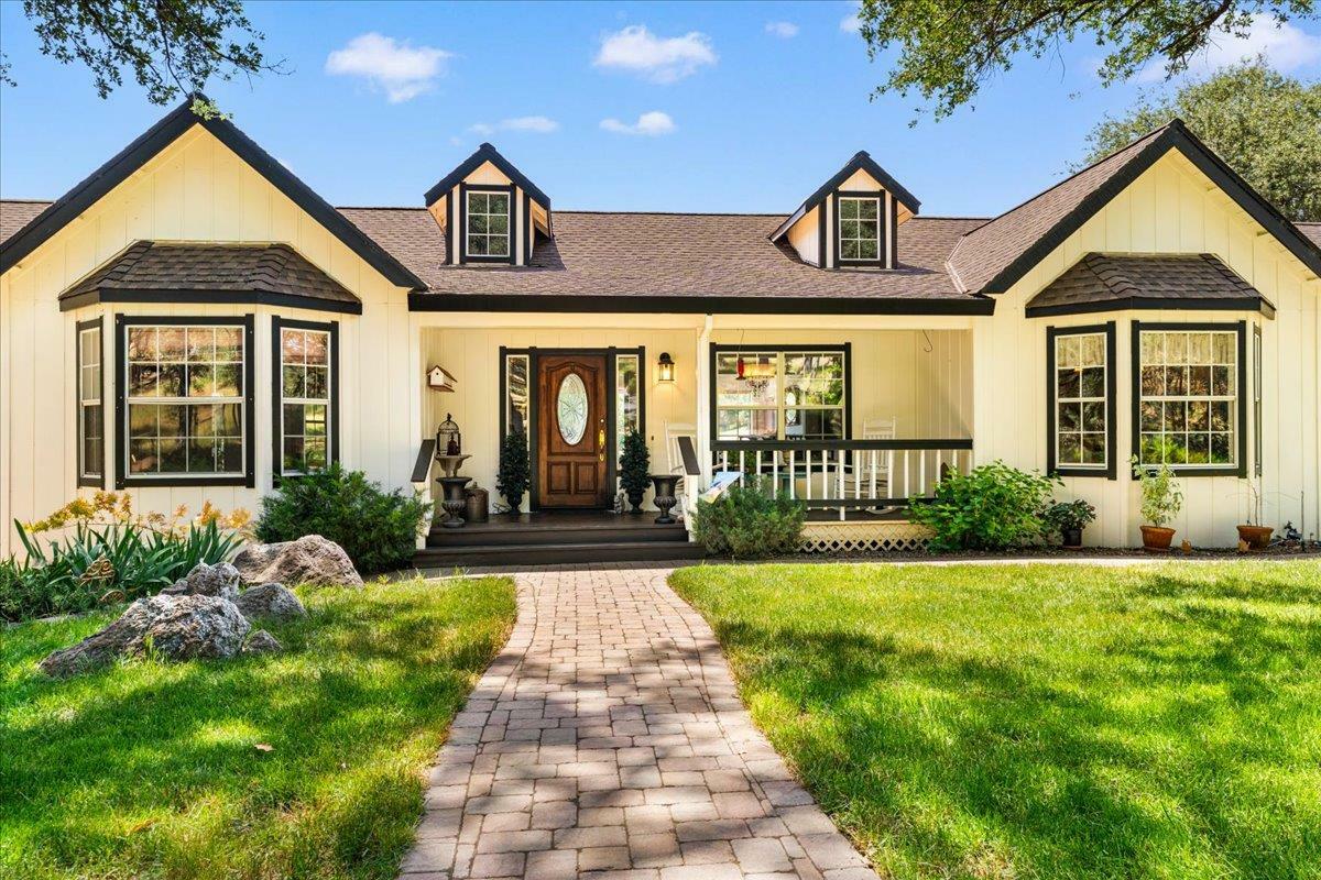 Property Photo: 20088 Peyton Place CA 95949