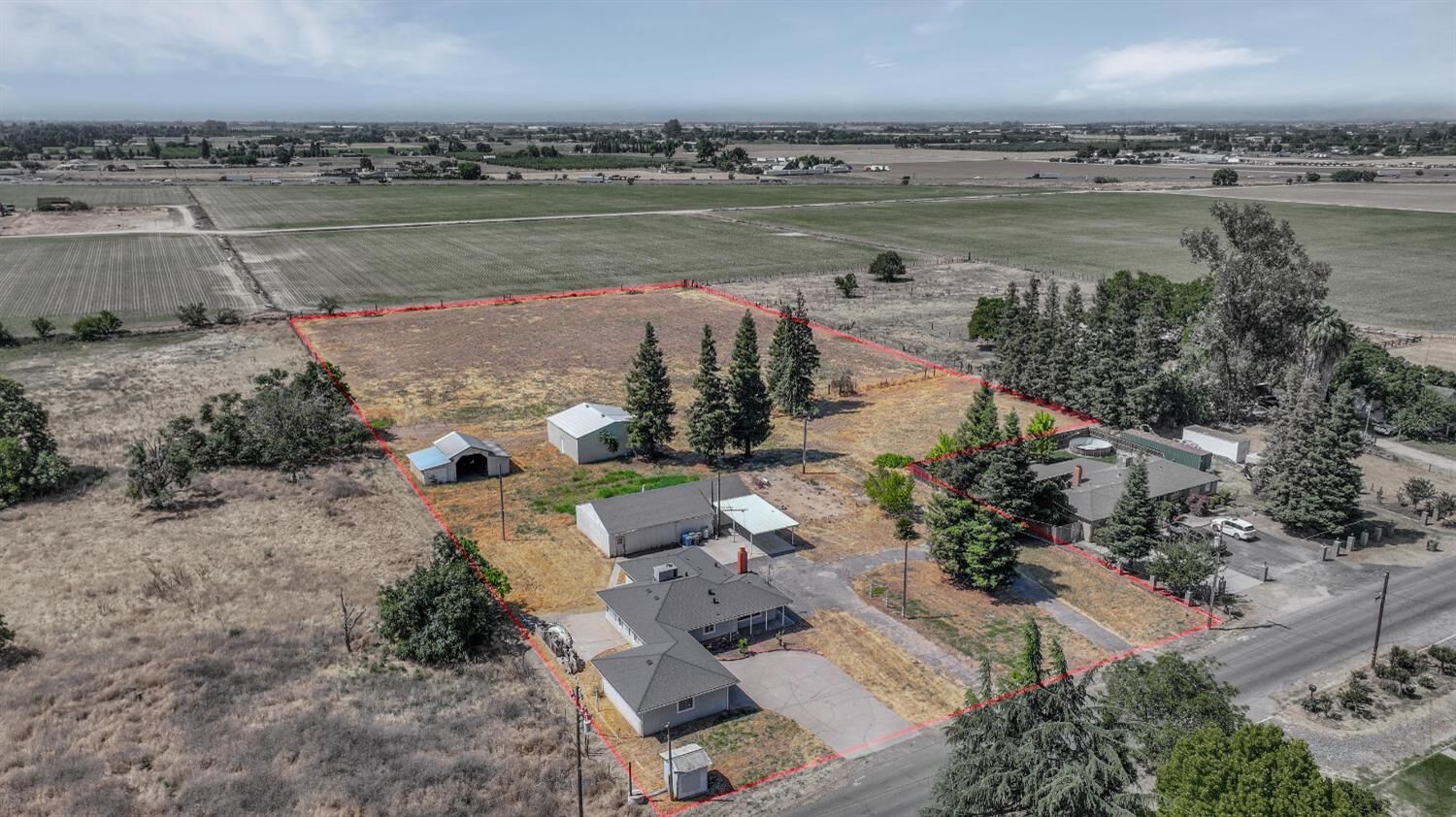 Property Photo: 1412 E Glenwood Avenue CA 95380