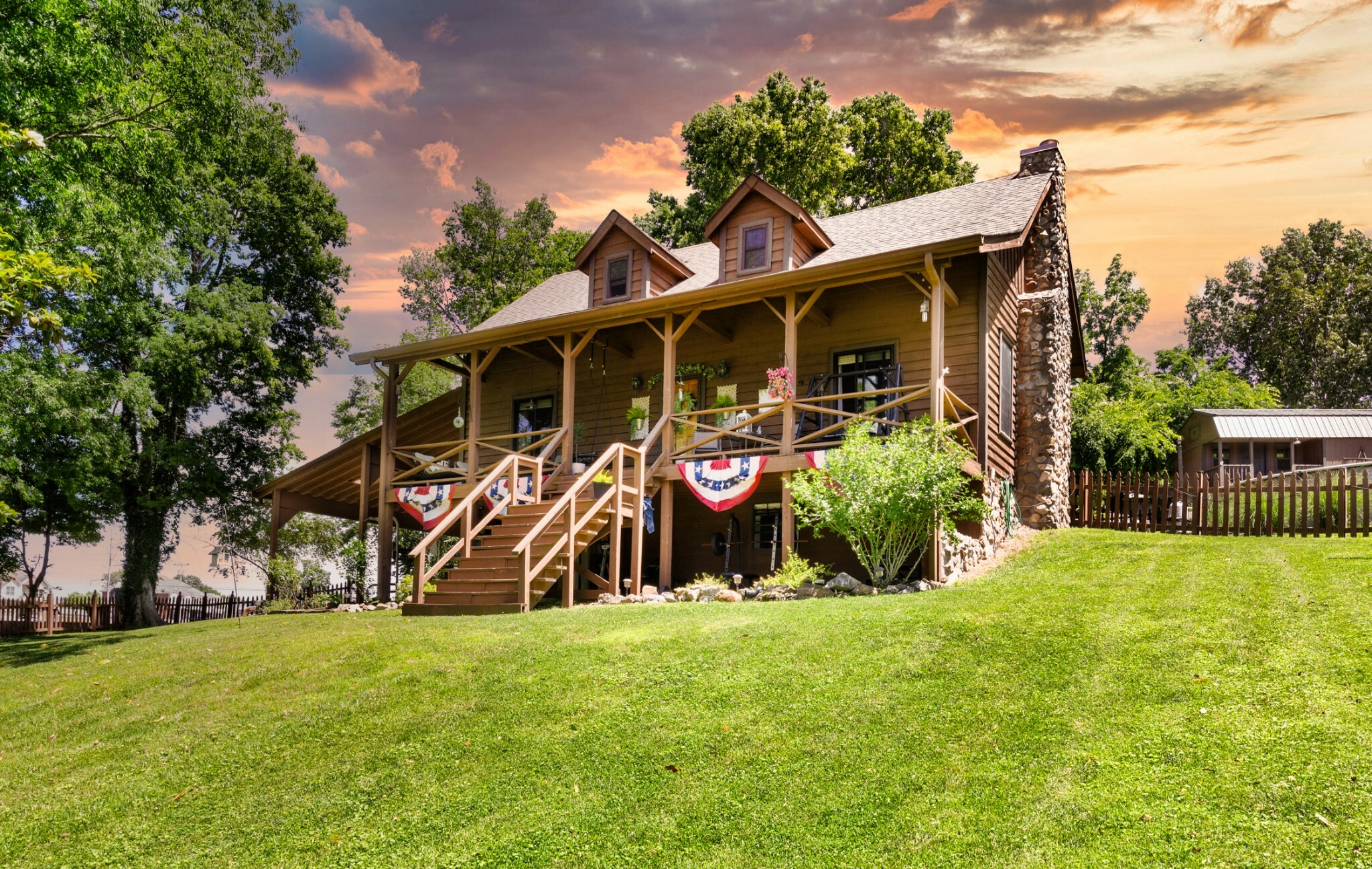 Property Photo: 211 Hood St TN 37058