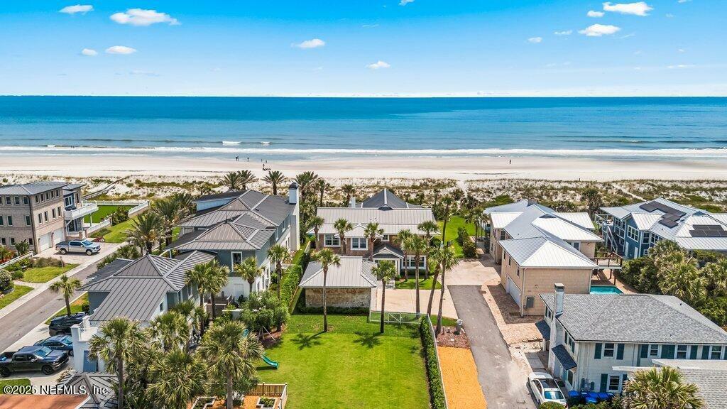 Property Photo: 102 Palm Place FL 32266