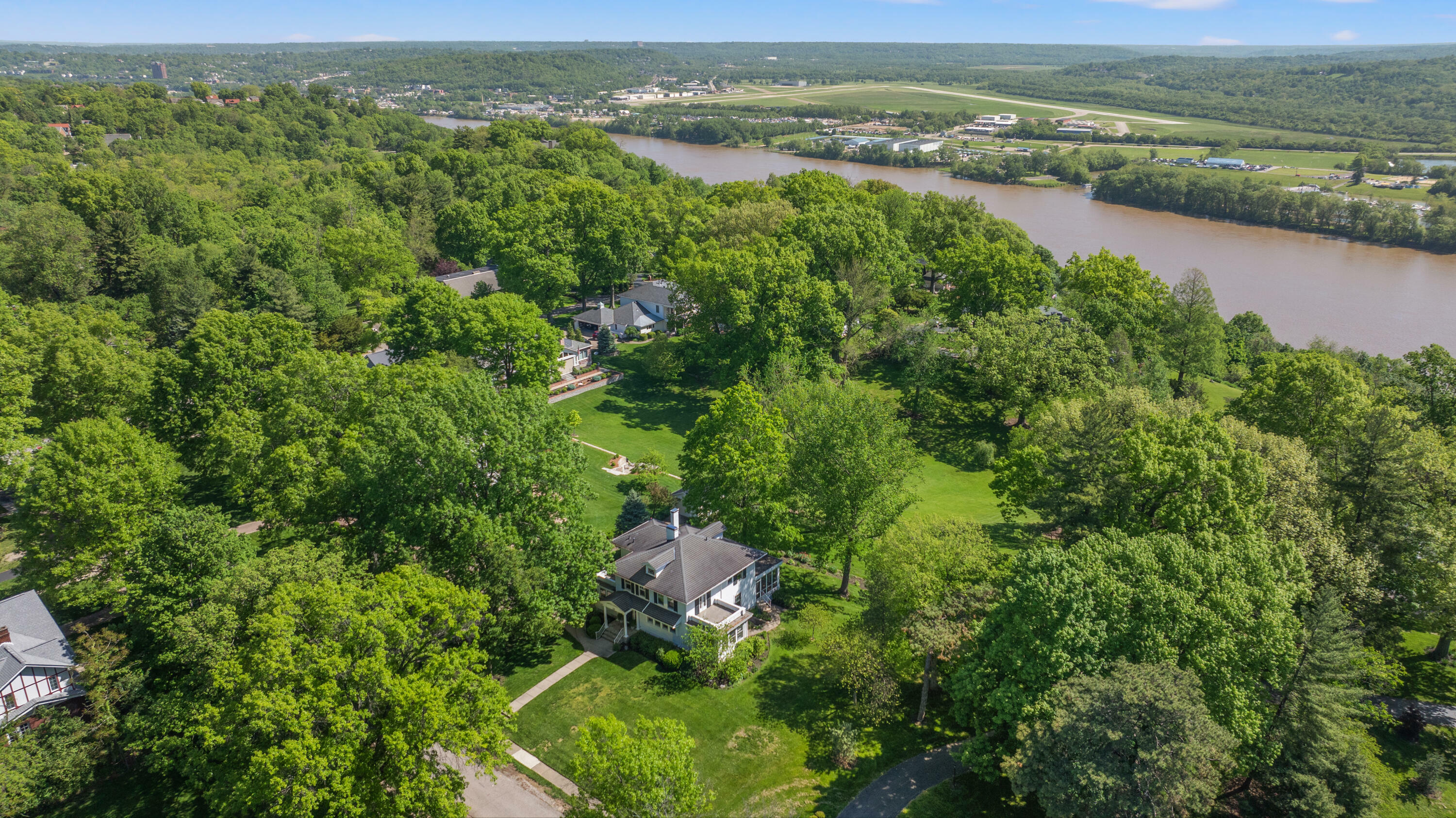 Property Photo: 32 S Shaw Lane KY 41075