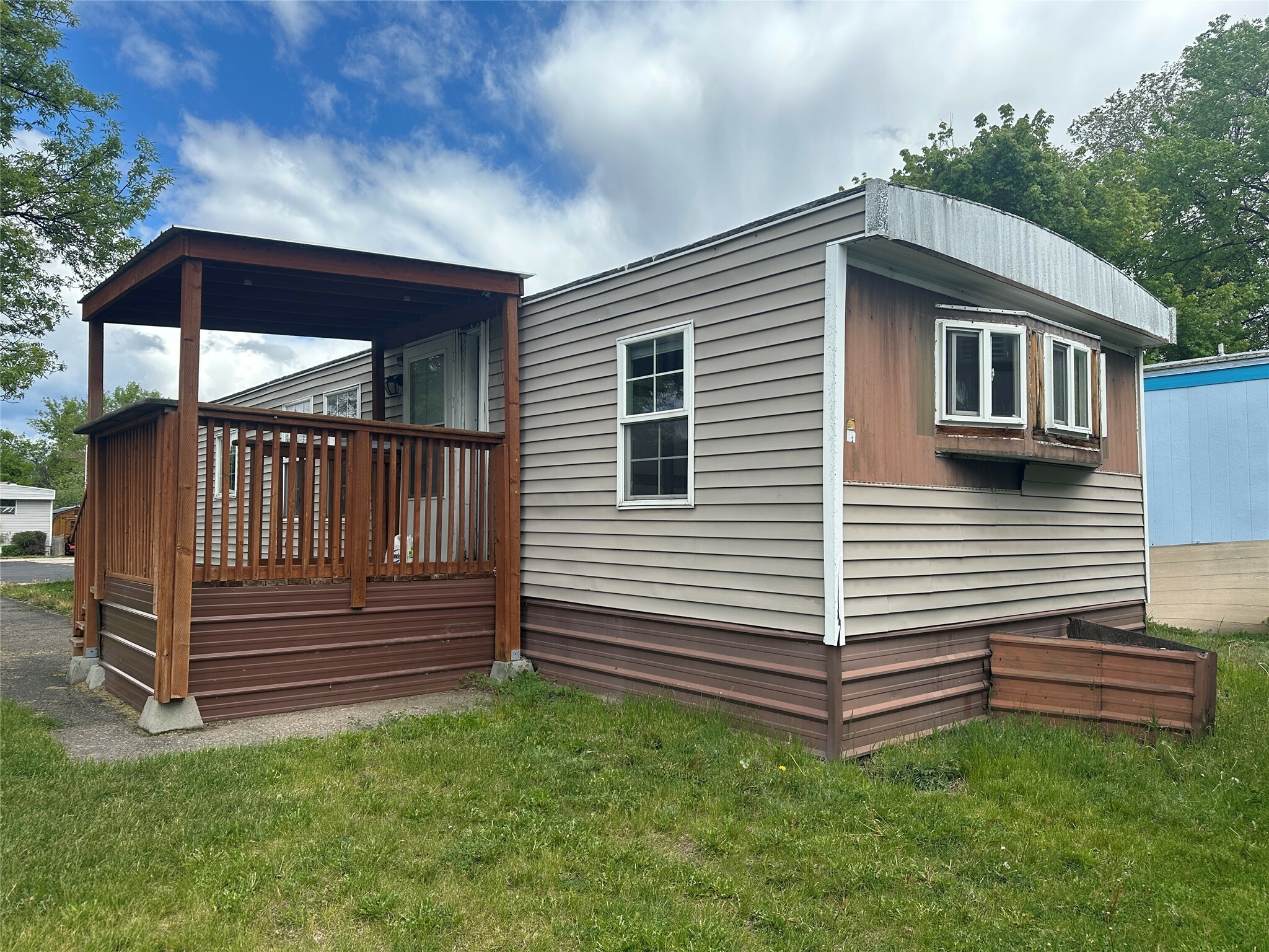 Property Photo: 533 Caravan Street MT 59808