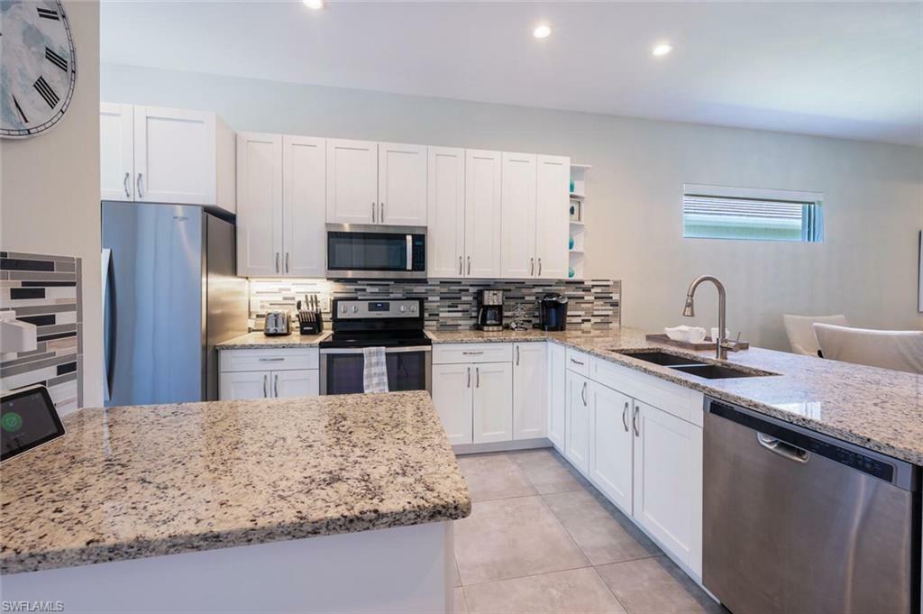 Property Photo: 2737 Linda Dr FL 34112