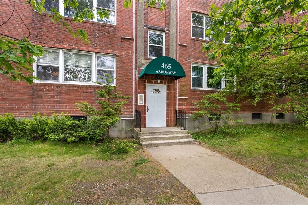 Property Photo: 465 Arborway 14 MA 02130