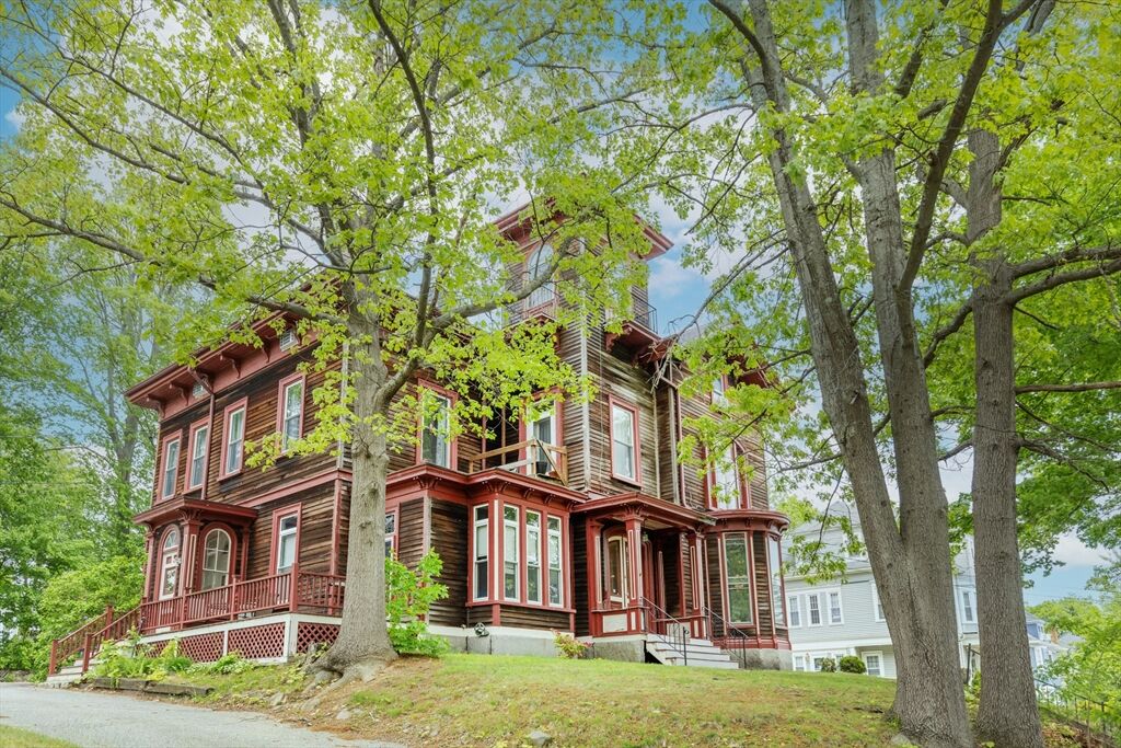 Property Photo:  4 Mount Vernon 1  MA 01830 