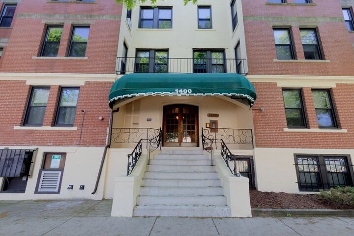 Property Photo:  1400 Commonwealth Ave 12  MA 02134 