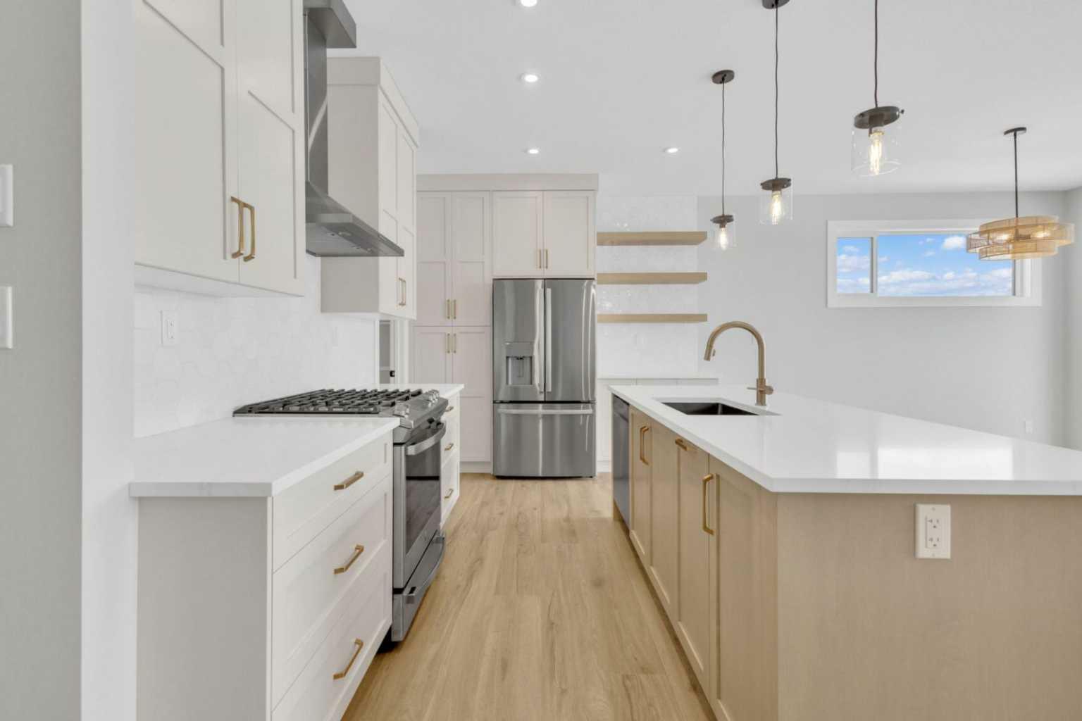 40 Thorkman Avenue  Red Deer AB T4P 0Y8 photo