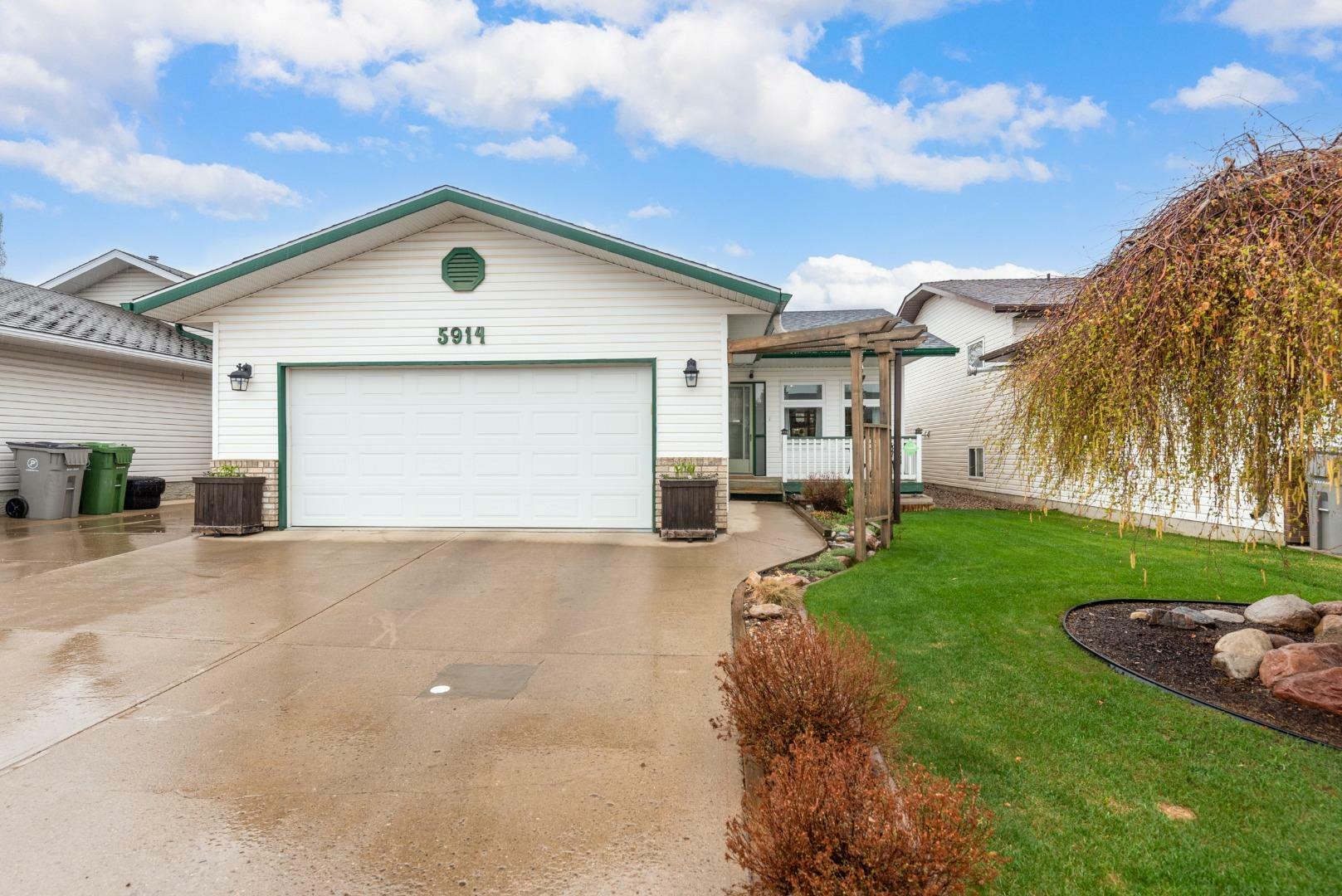 Property Photo:  5914 41 Street  AB T9V 2S2 