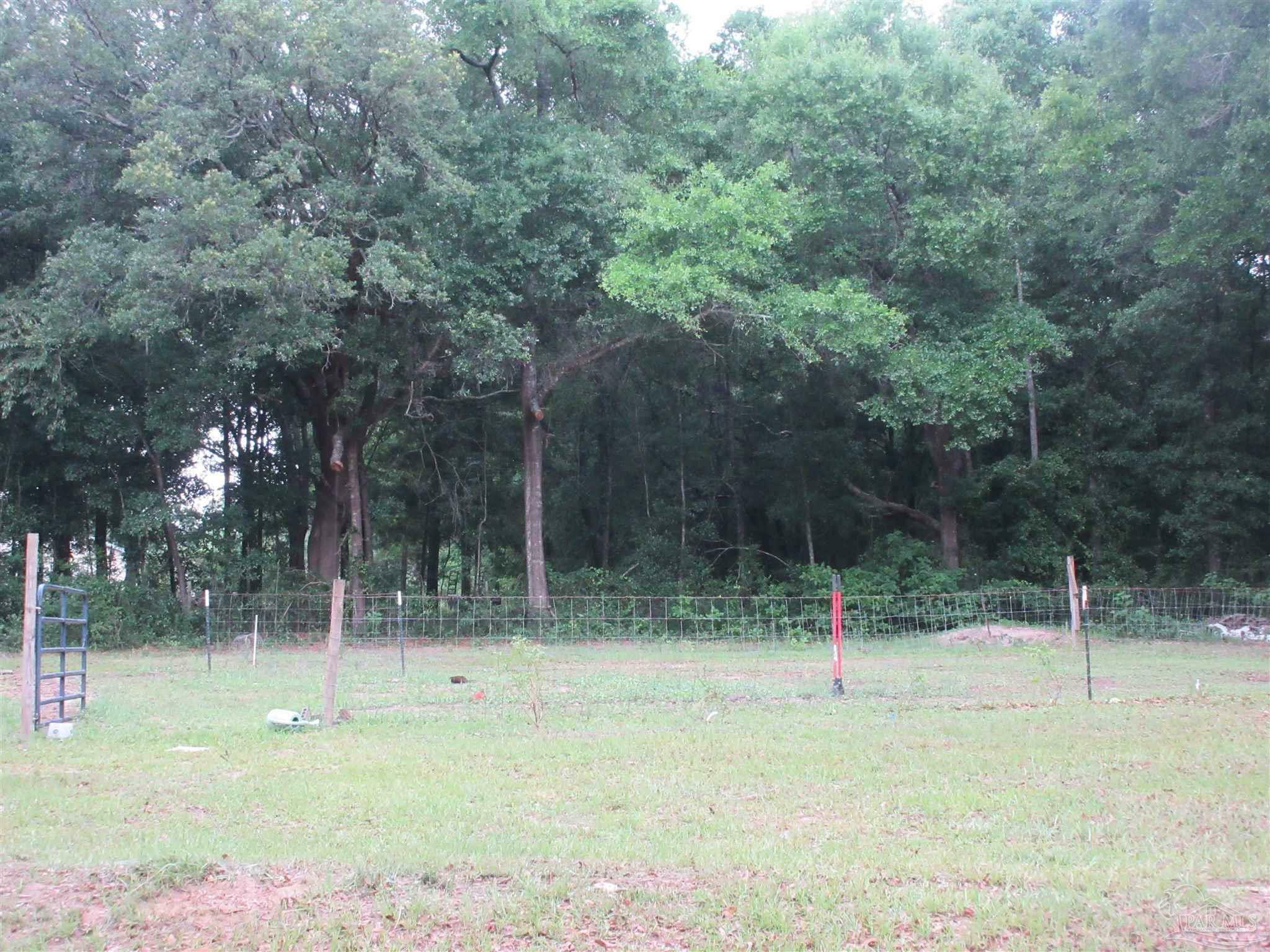 Property Photo: 5166 Springdale Dr FL 32570