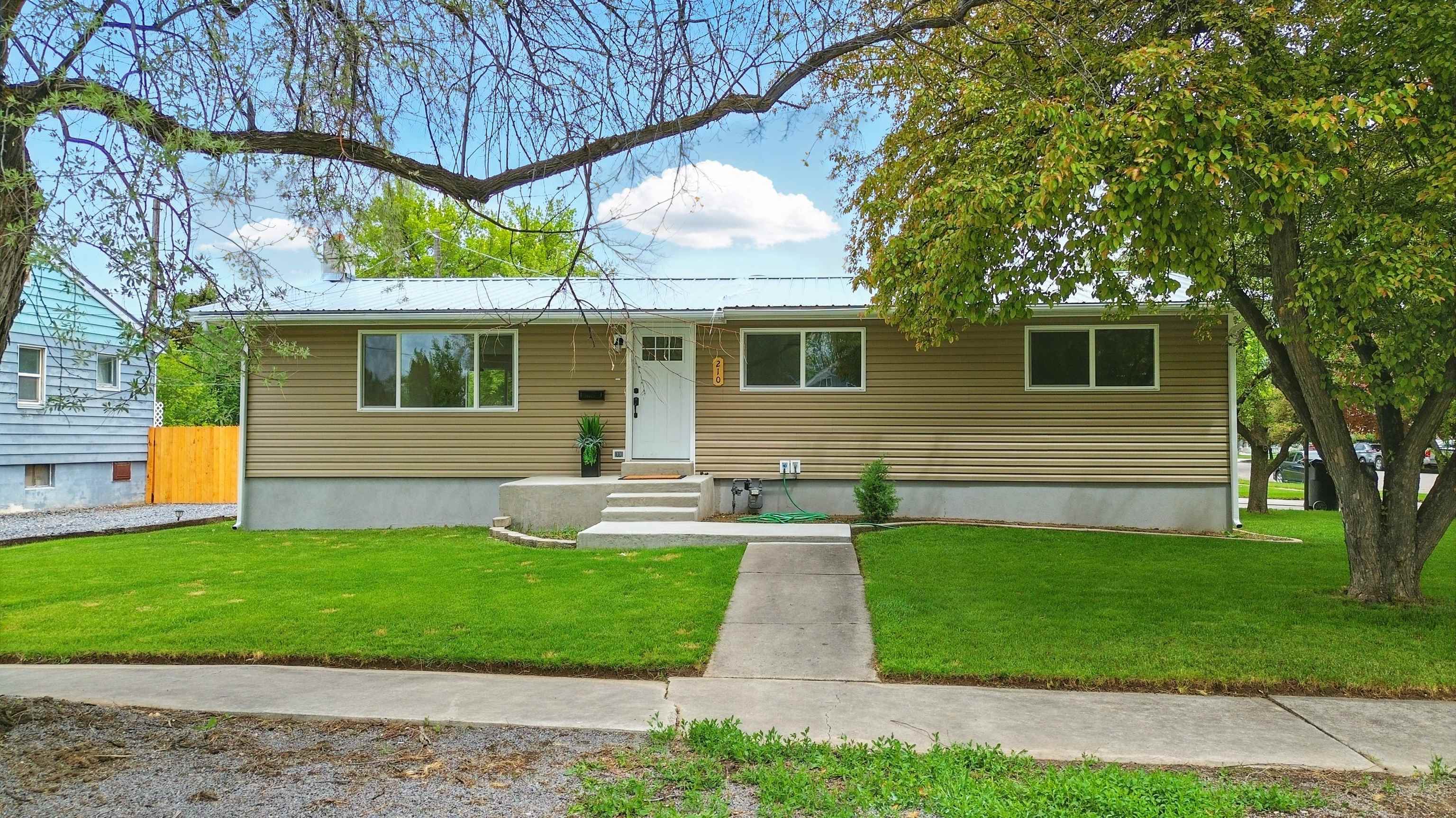 Property Photo: 210 W 1st St ID 83263