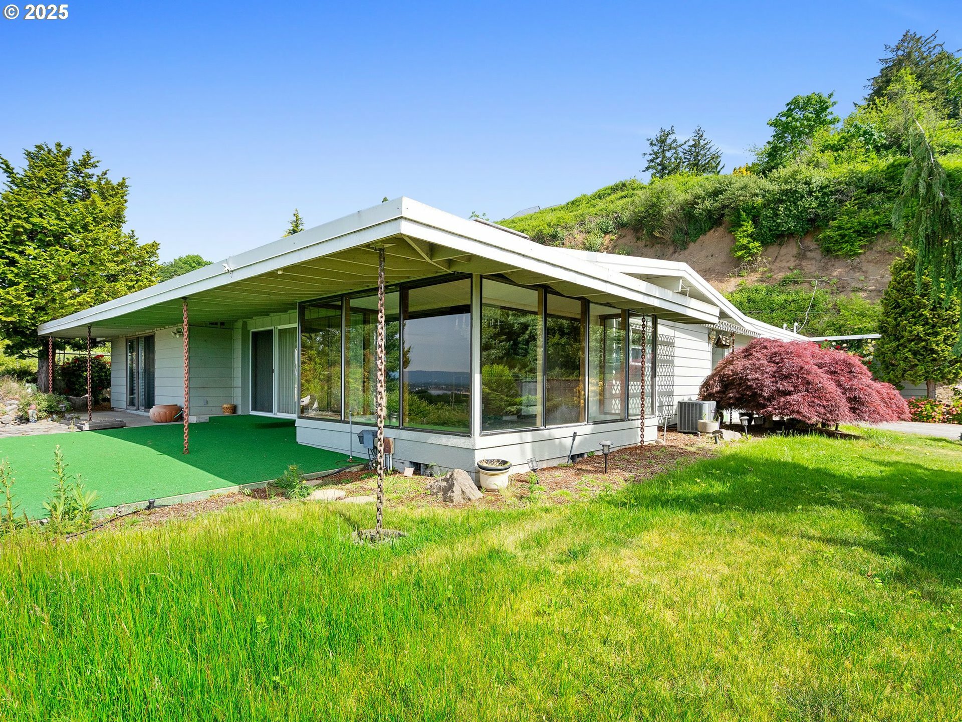 Property Photo: 6002 E Evergreen Blvd WA 98661