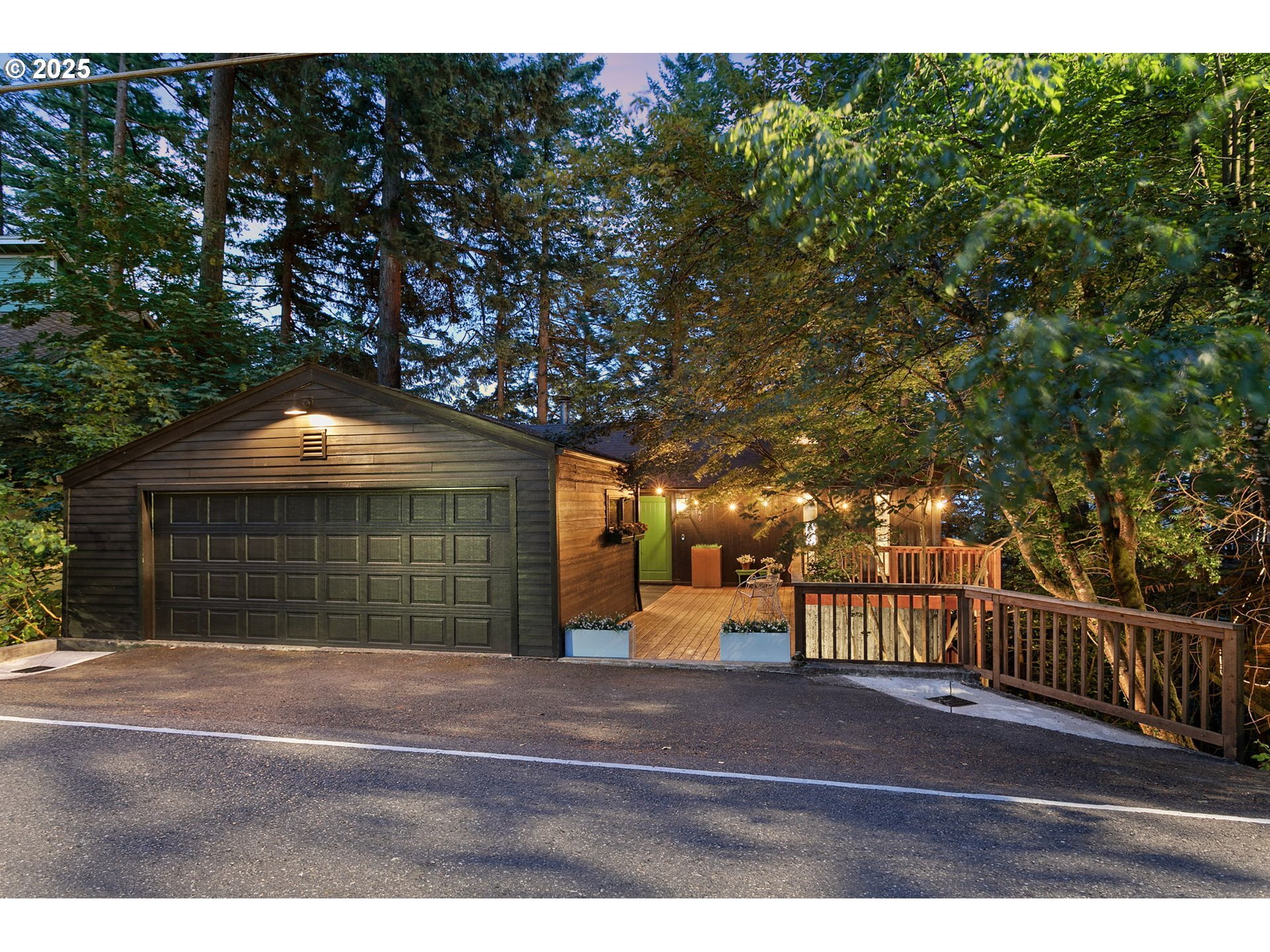 Property Photo: 4048 SW Hewett Blvd OR 97221