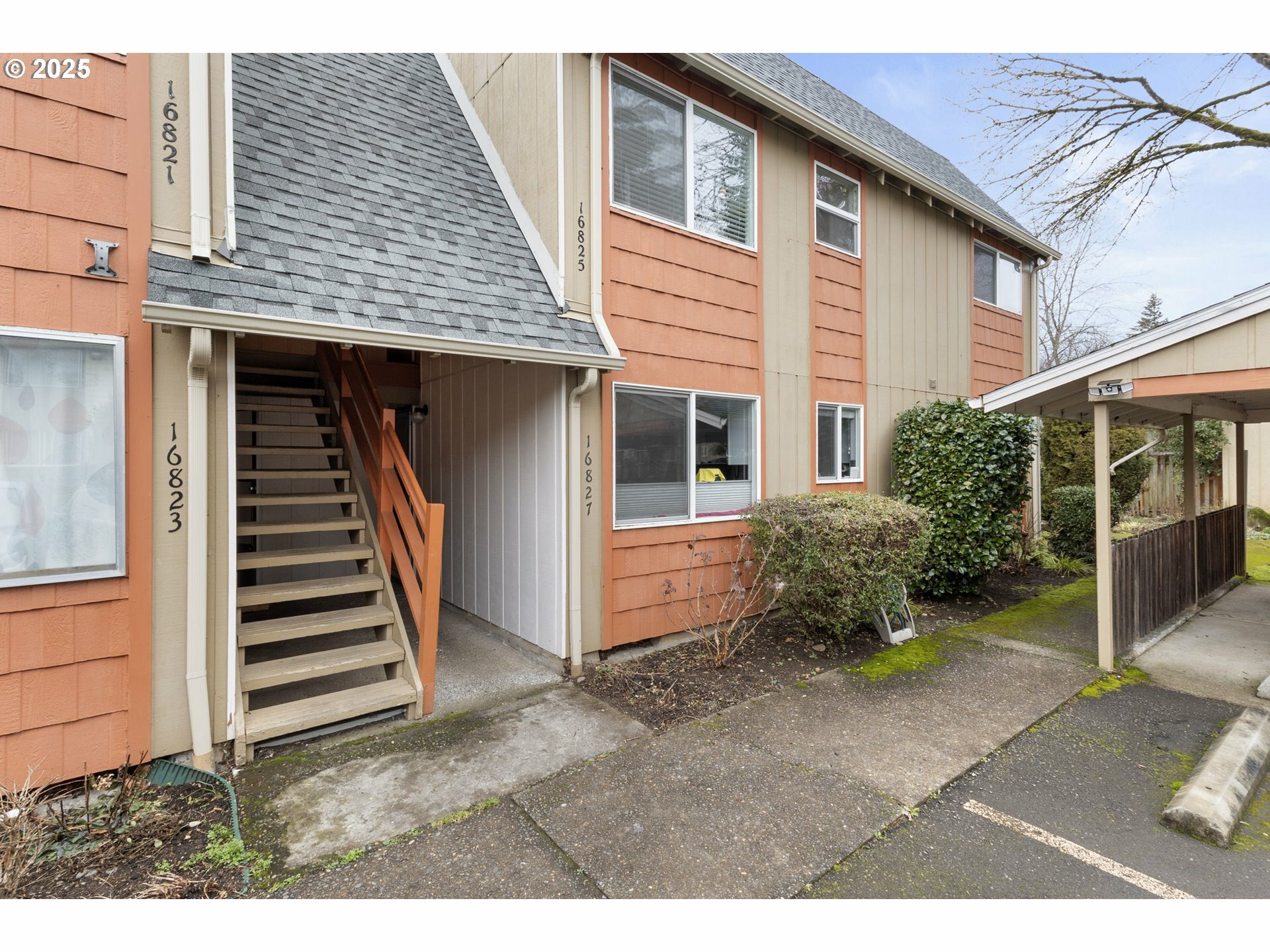 Property Photo: 16825 SE Powell Blvd OR 97236