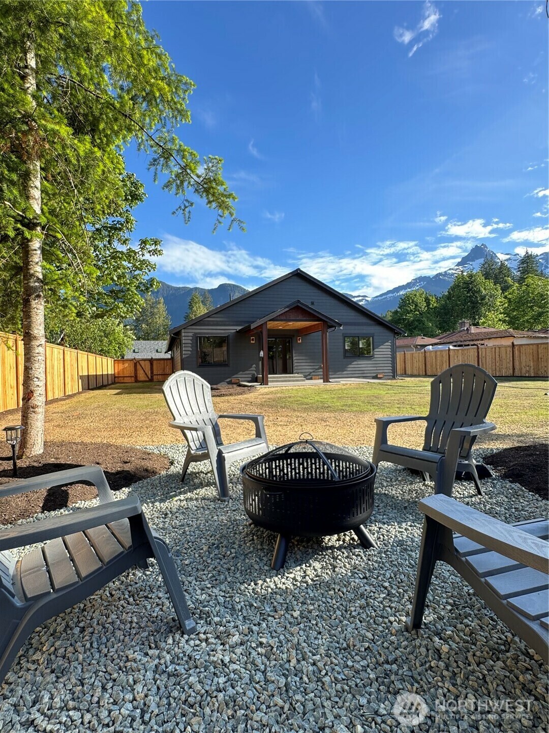 Property Photo: 1212 Cascade Street WA 98241