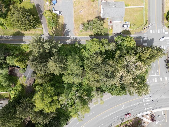 Property Photo: 9511 Edmonds Way WA 98020