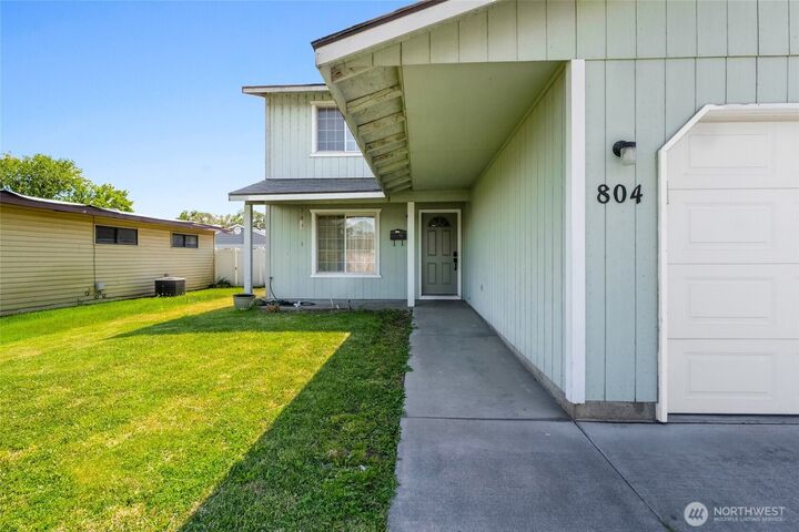 Property Photo:  804 S Sycamore Lane  WA 98837 