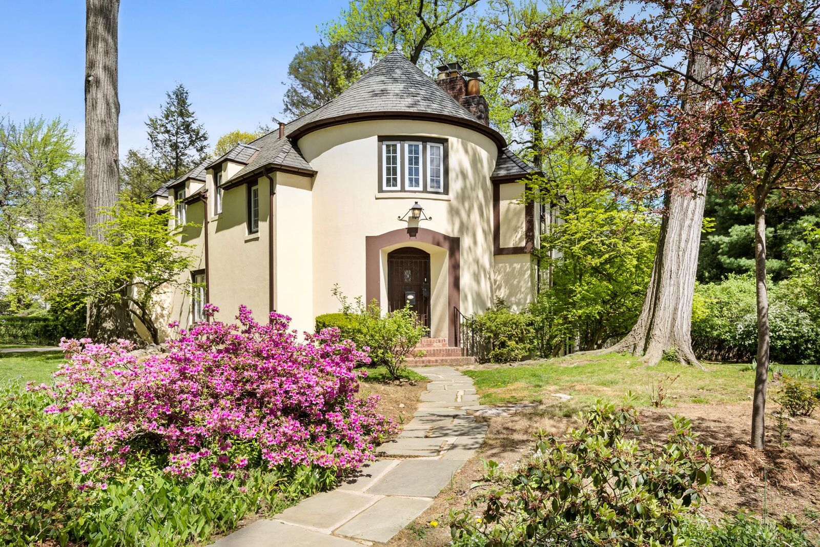 Property Photo: 4600 Grosvenor Avenue NY 10471