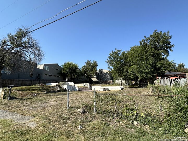 Property Photo: 143 Cloudhaven TX 78209