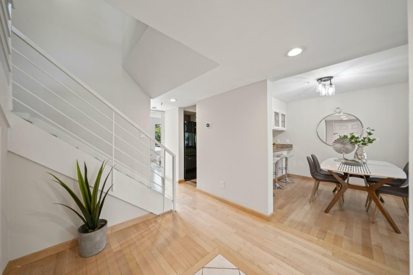 Property Photo: 3073 Middlefield Road 203 CA 94306