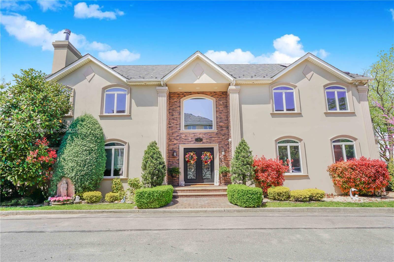 Property Photo: 30 Aviva Ct NY 10307