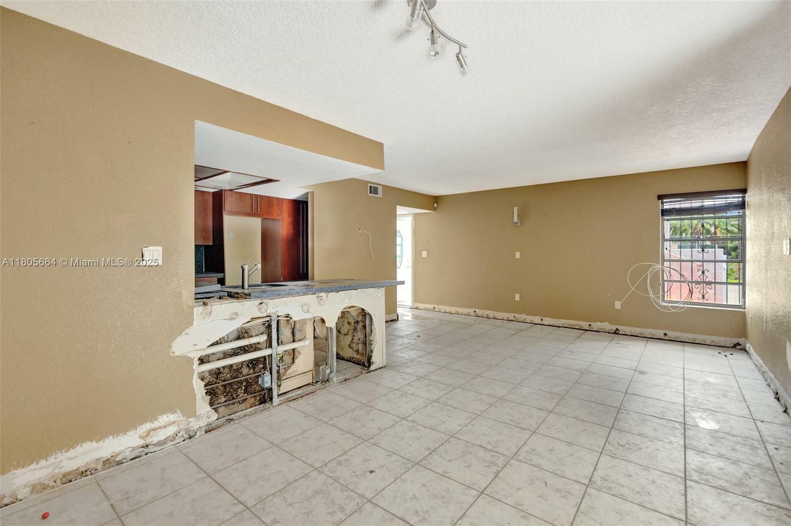 Property Photo: 9033 SW 123rd Ct 101 FL 33186