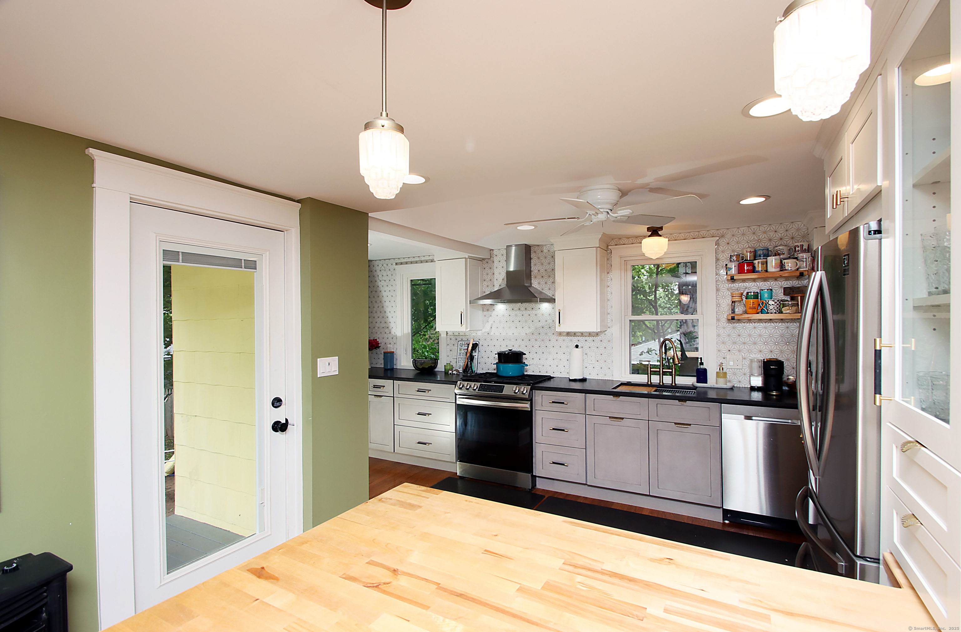 Property Photo: 62 Mather Street CT 06042