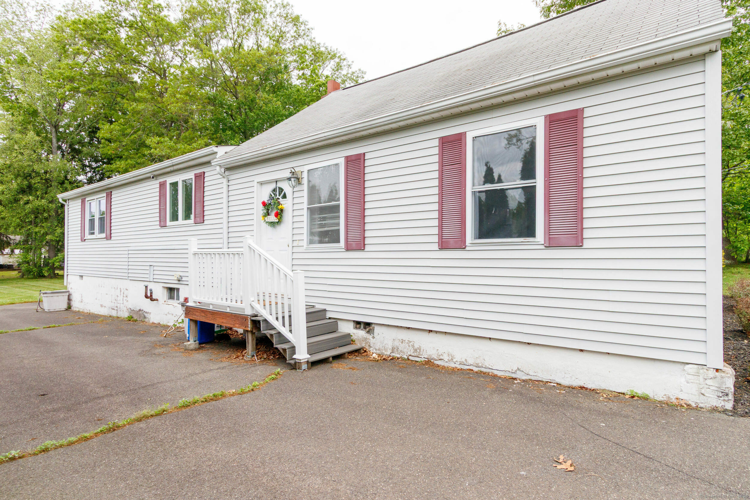 Property Photo: 40 Woodland Avenue CT 06473