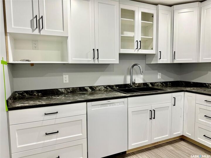 Property Photo:  607 10th Street 104  SK S0K 2A0 