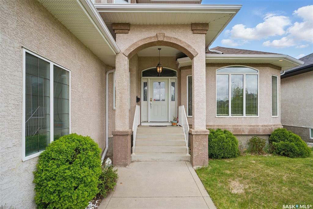 Property Photo: 1303 Beechmont Crescent SK S7V 1E1