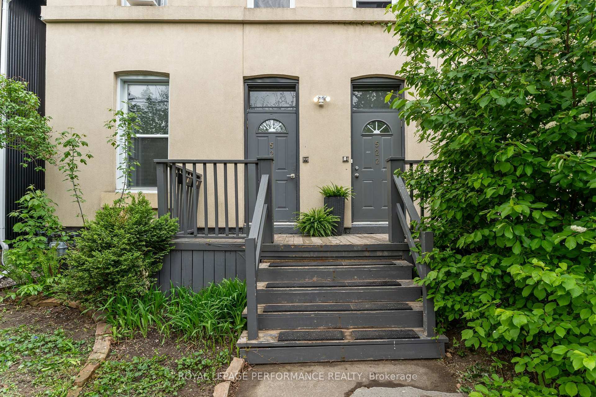 Property Photo: 522/524 Bay Street ON K1R 6B5