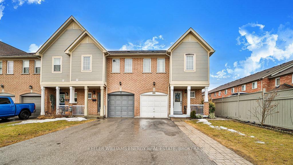 Property Photo: 11 Plantation Court ON L1P 1R2