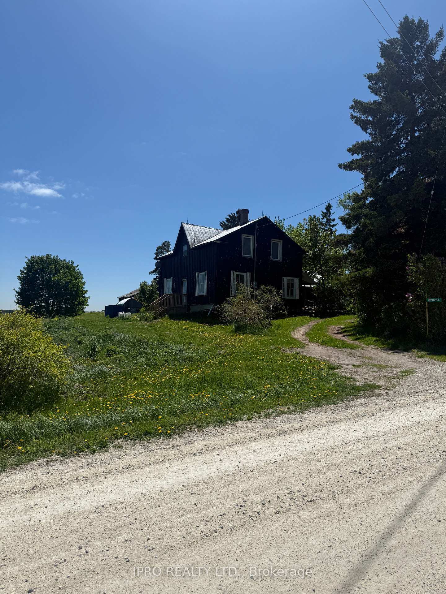 828254 Mulmur Nottawasaga Townline  Mulmur ON L9V 0Y7 photo