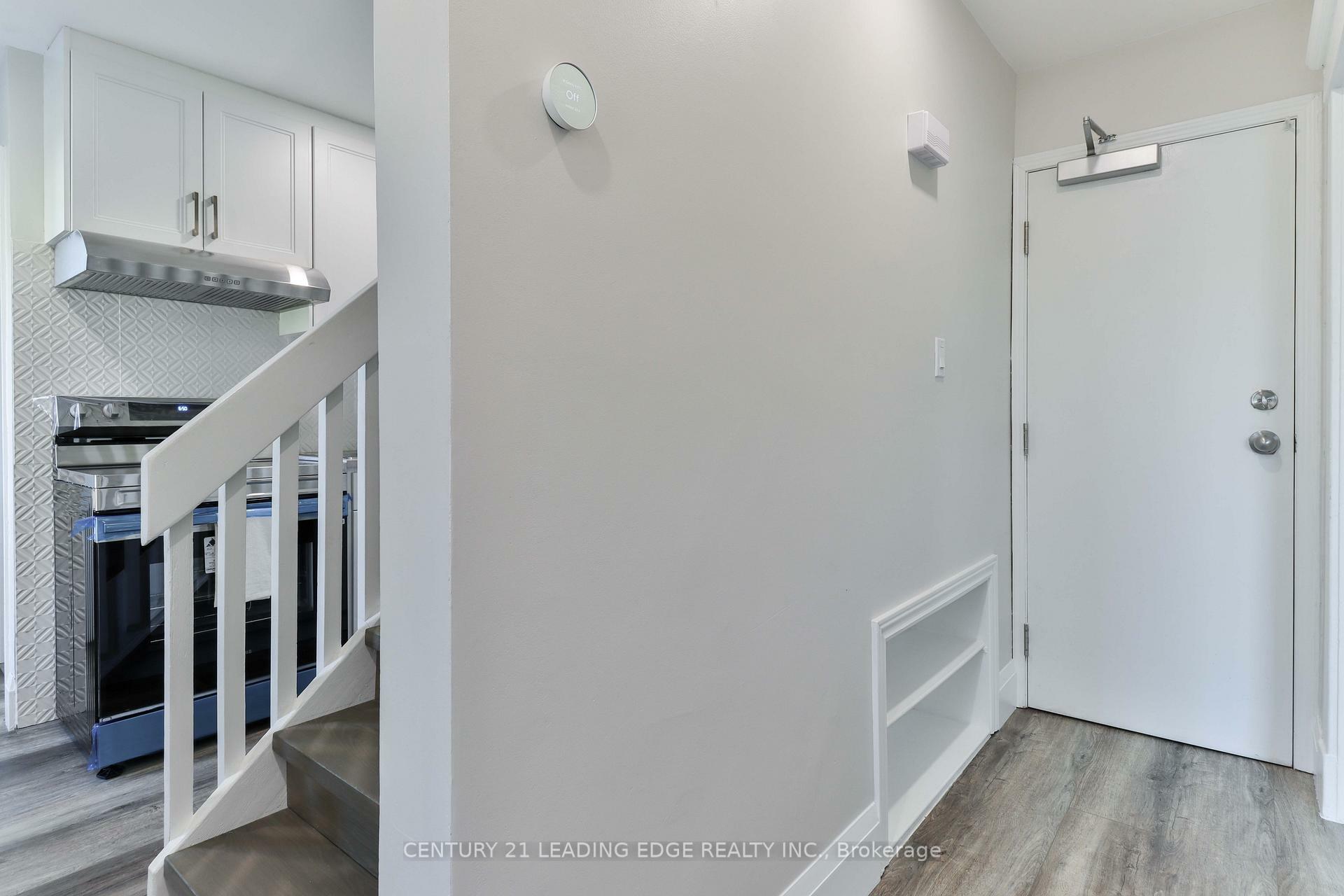 Property Photo: 487 Eagle Street Suite B ON L3Y 1K7