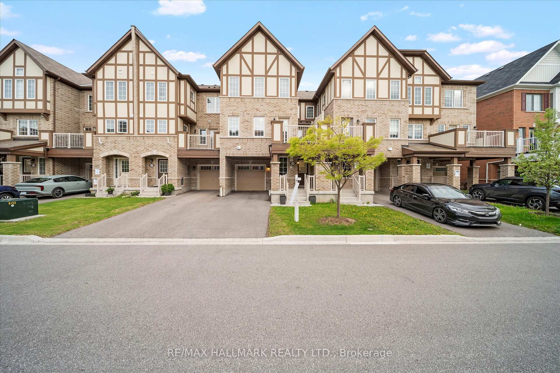 19 Bluegill Crescent  Whitby ON L1P 0E4 photo