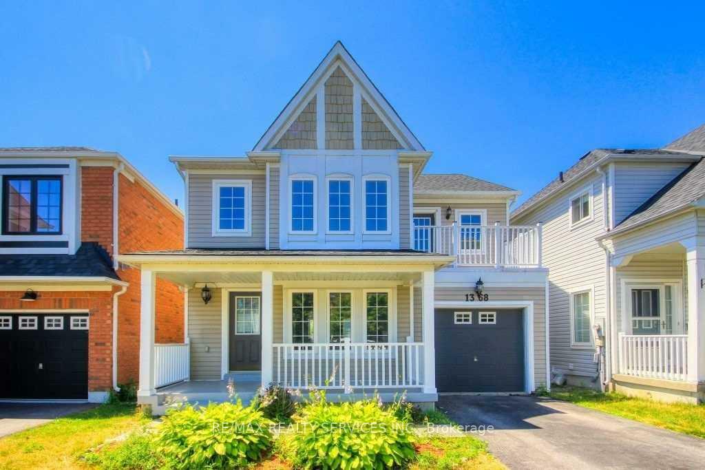 Property Photo: 1368 Dumont Street ON L1K 2V3