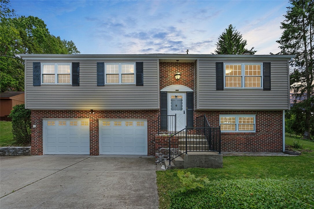 Property Photo: 440 Perrymont PA 15237