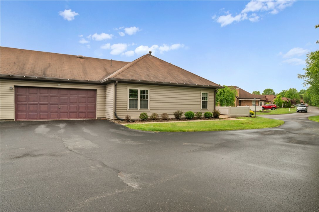 Property Photo: 22 Ashford Dr PA 16066