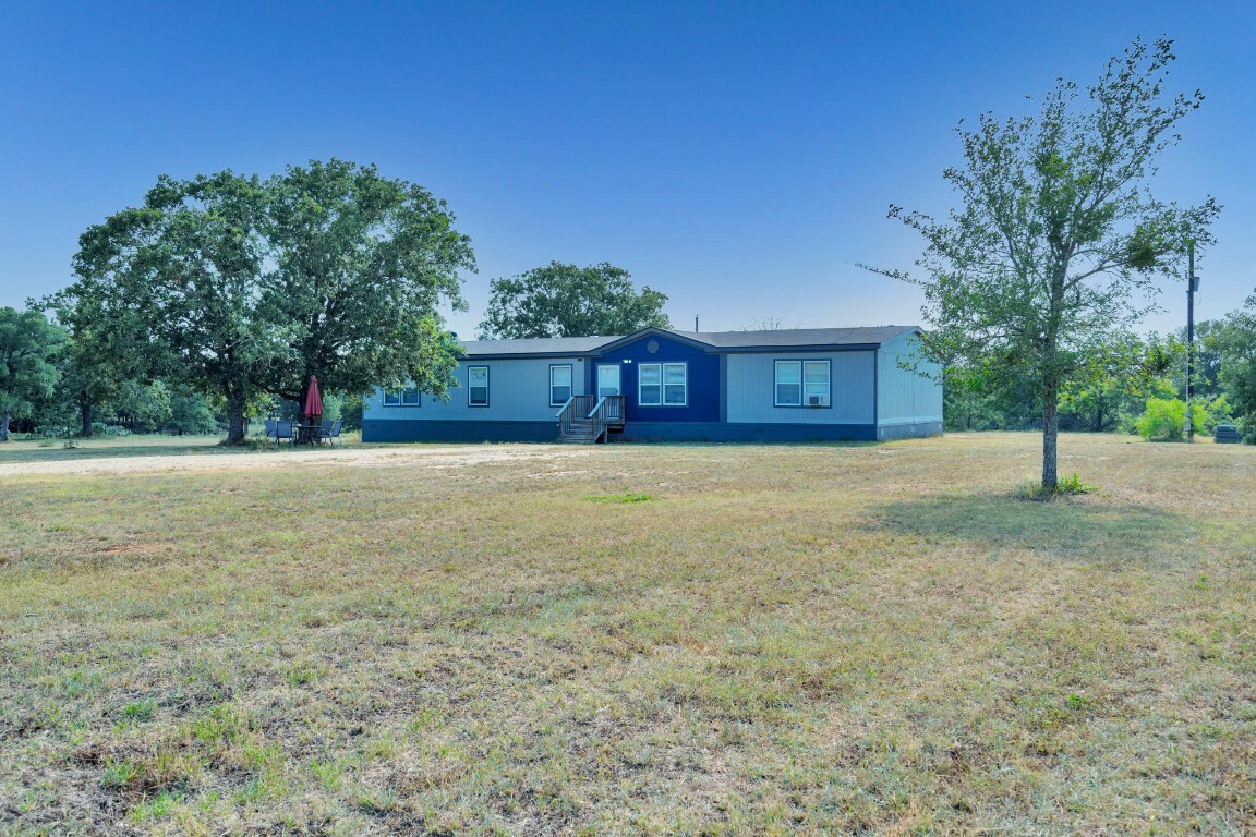 Property Photo: 400 Woody Hollow Road TX 78648