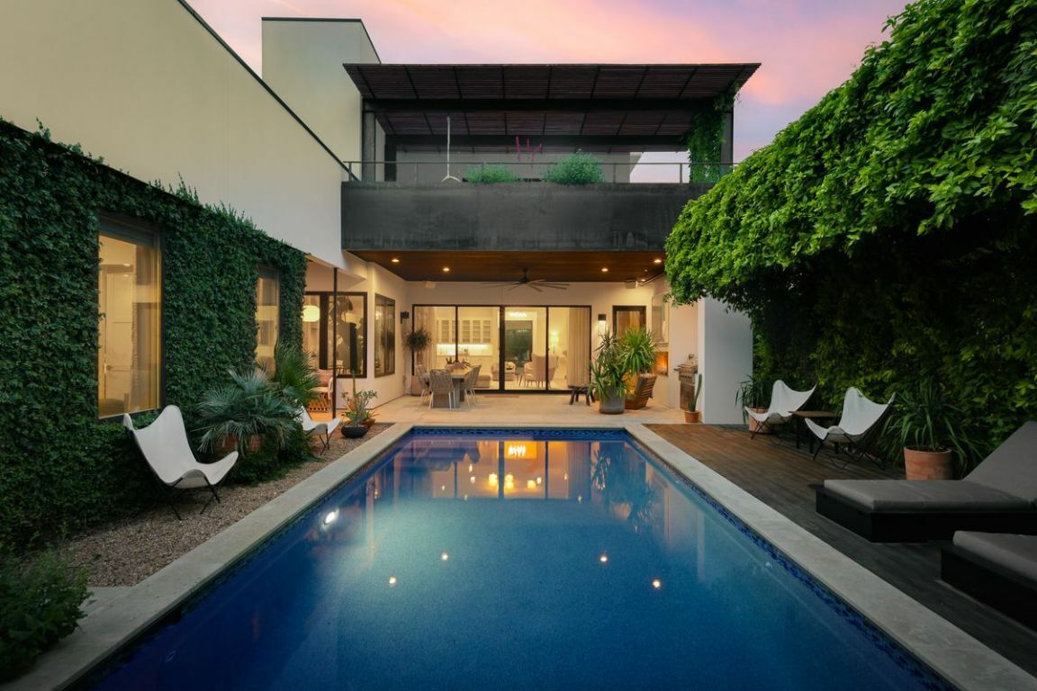Property Photo: 705 W Monroe Street TX 78704