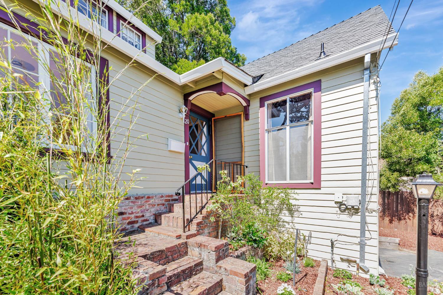 20 Laurel Avenue  Petaluma CA 94952 photo
