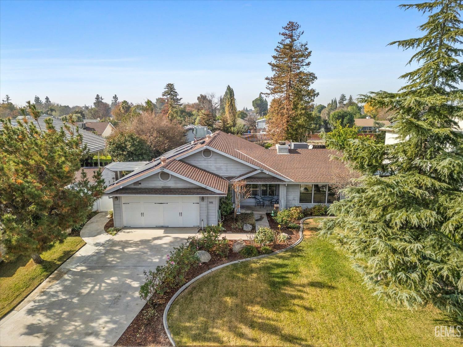 Property Photo: 501 Reed Street CA 93314