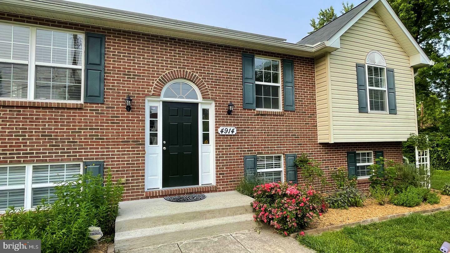 Property Photo: 4914 Tecumseh Street MD 20740
