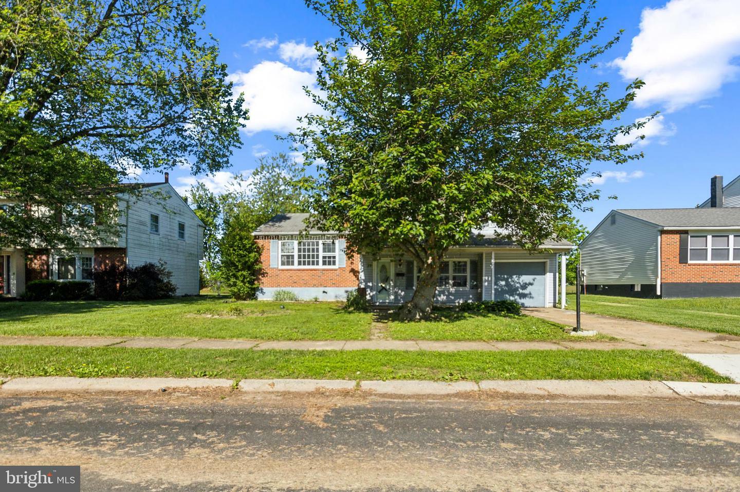 Property Photo: 116 Layton Drive DE 19720