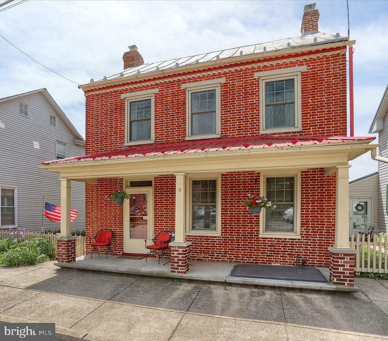 Property Photo: 9 W Main Street PA 17072