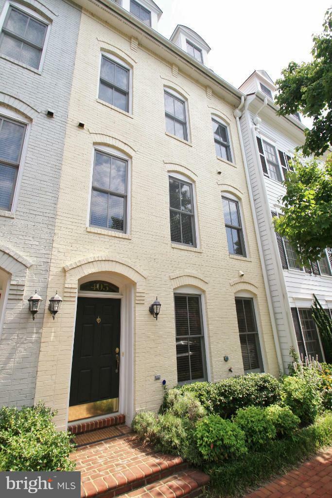 Property Photo:  405 Princess Street  VA 22314 